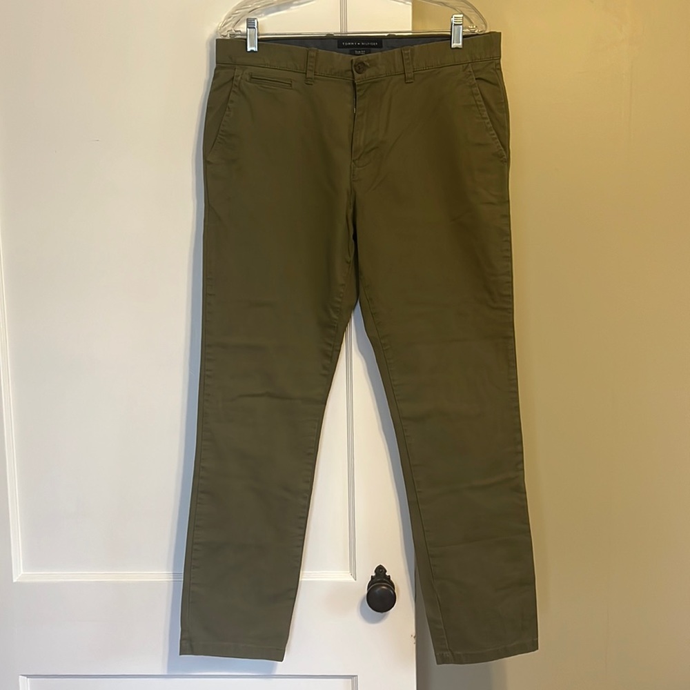 NWOT Tommy Hilfiger 34x32 slim olive chinos